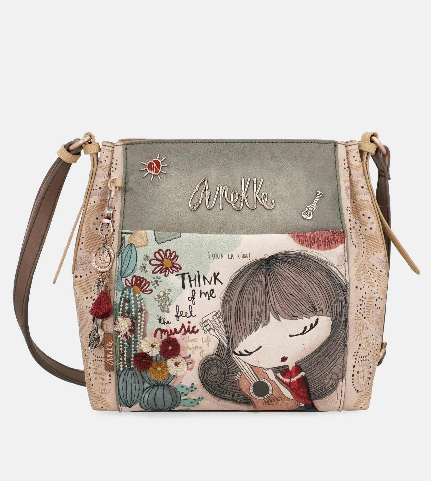 Ixchel Crossbody bag with a back zip