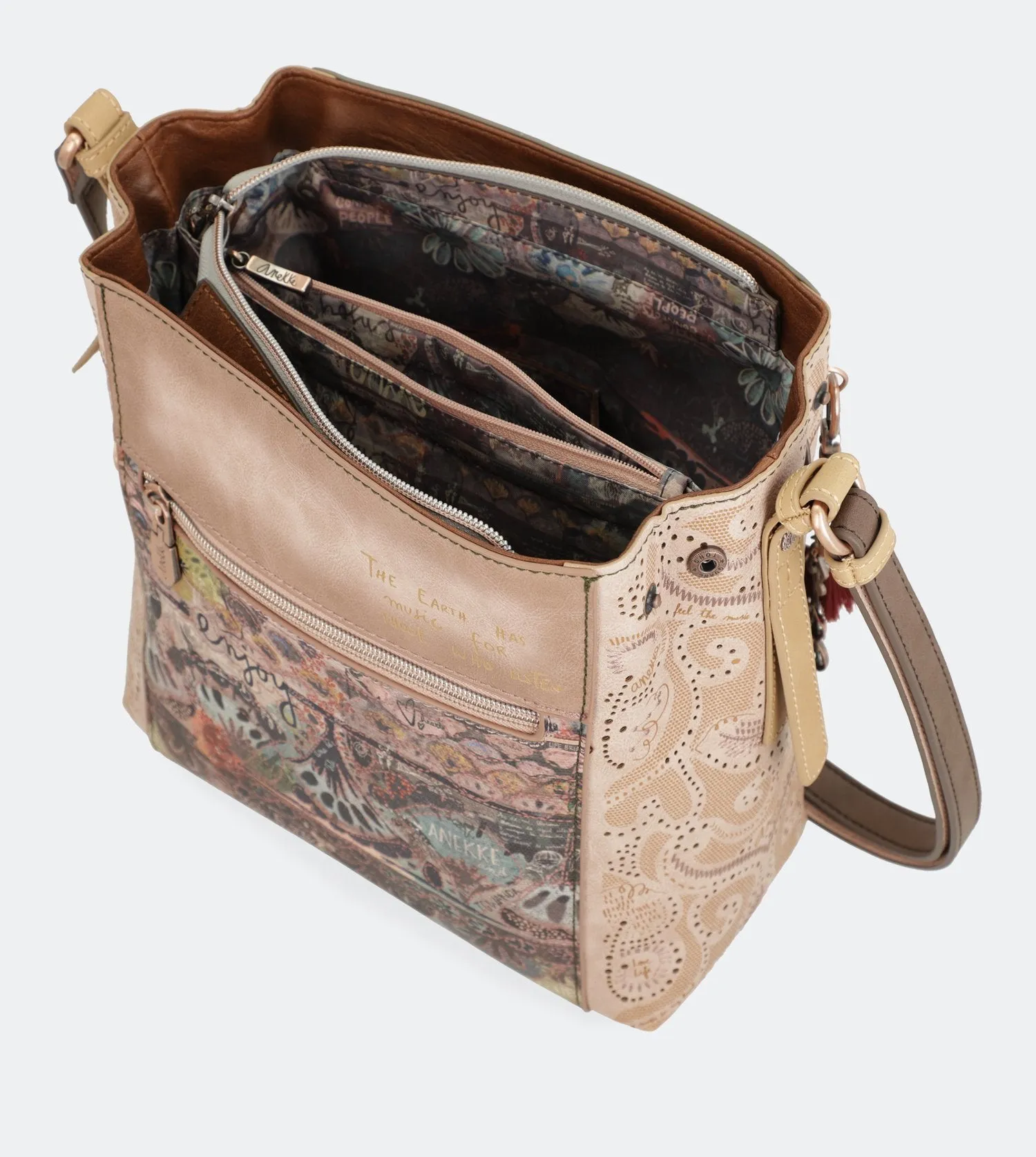 Ixchel Crossbody bag with a back zip