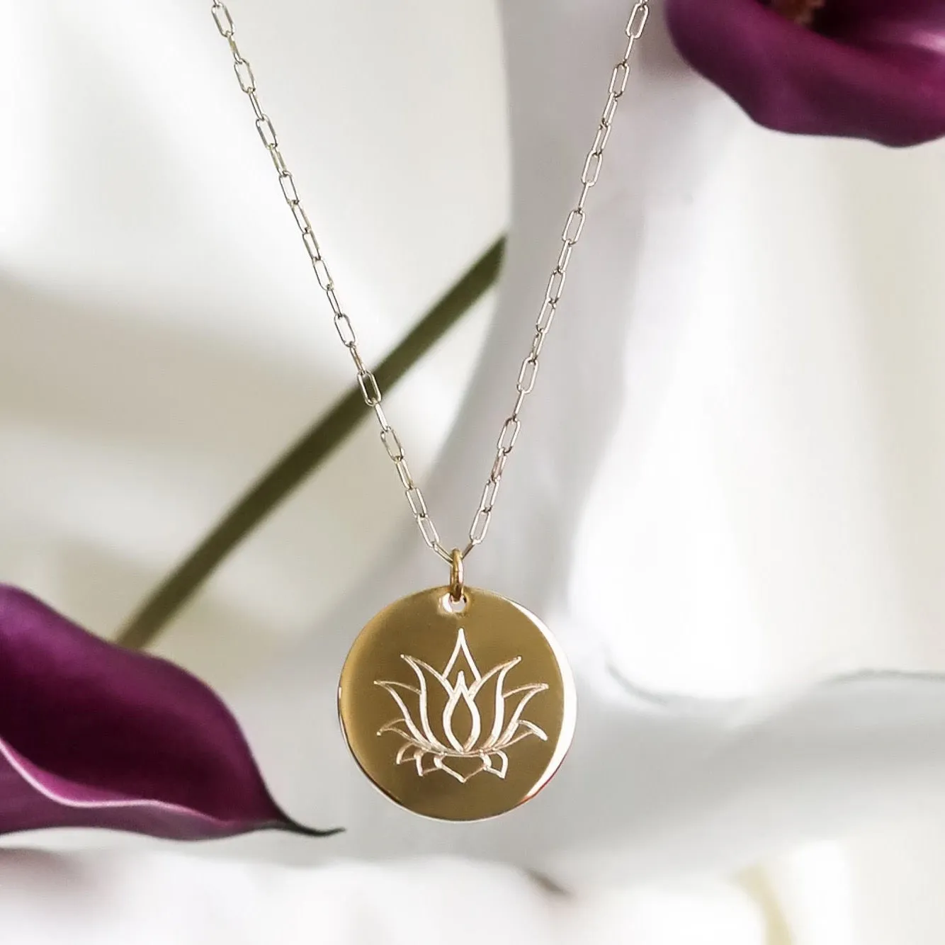 LOTUS 1.1/4  DISC NECKLACE